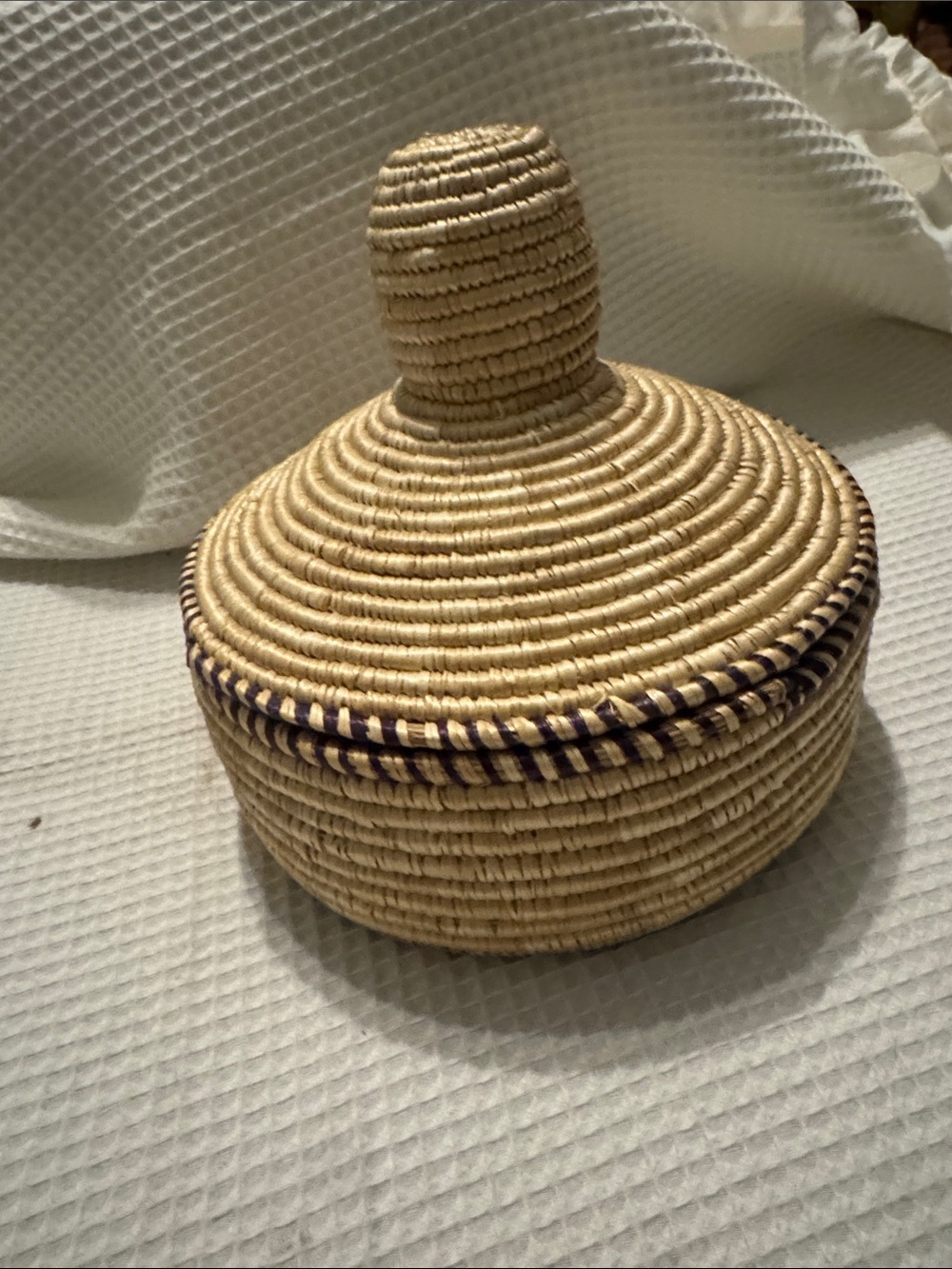 Vintage Boho Lidded Basket SweetGrass. EUC